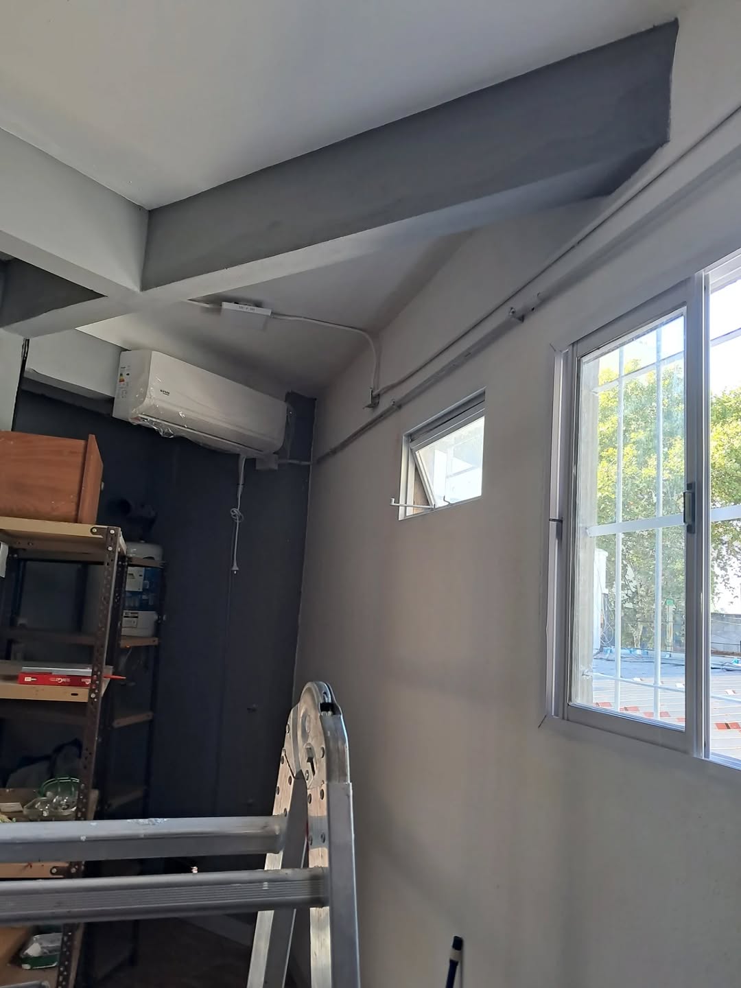 Reforma interior con cielorraso, pintura e instalación de aire acondicionado — Buenos Aires